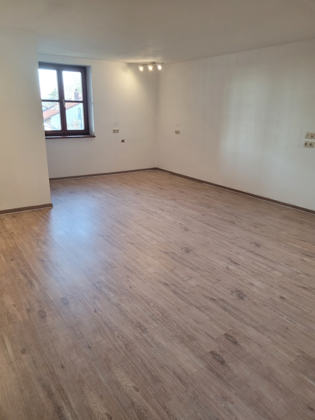 WG-Zimmer Scheuering Spitzwegstr. - Bild 1