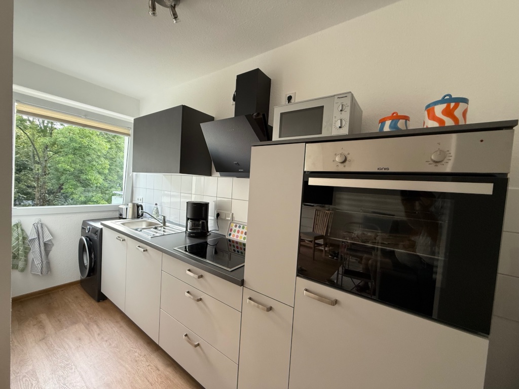 Apt. SunnySide: 1-Zimmer Wohnung mit großem Balkon / Pauschalmiete (all-in) – Savignystraße 30, 45147 Essen Holsterhausen – Vorschaubild 5