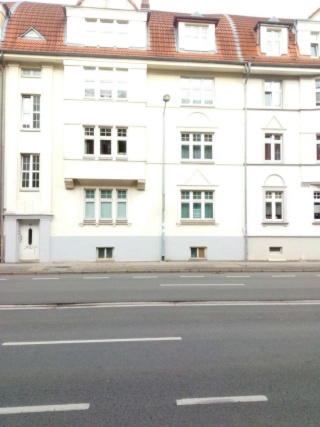 Anzeigenbild: Gepflegte 4-Zimmer-Wohnung mit Wintergarten in Weststadt