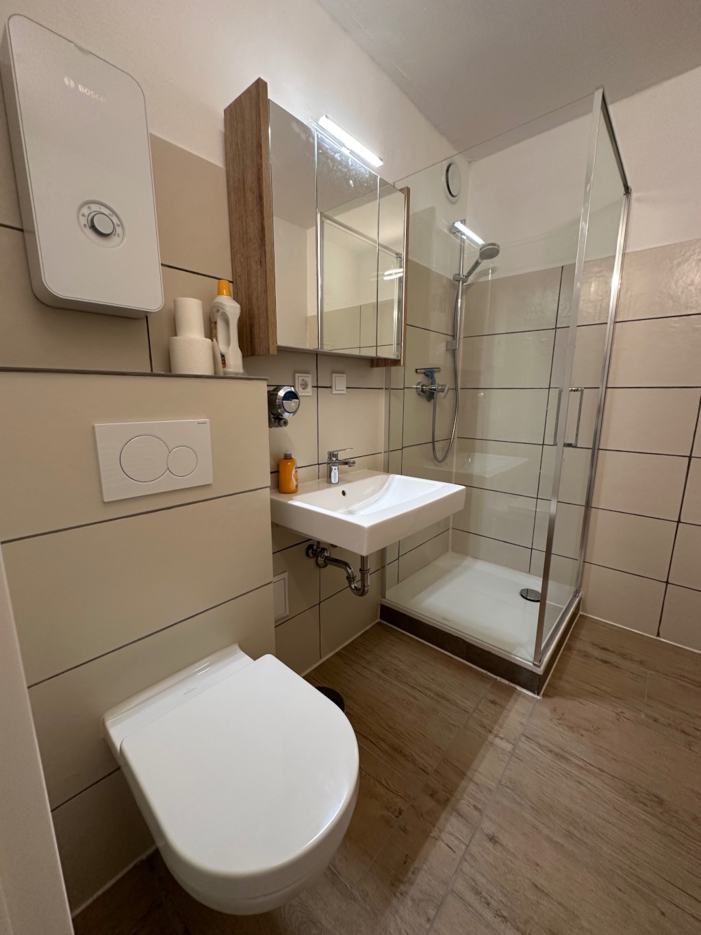 Vollmöblierte Einzimmerwohnung in Bonn-Auerberg mit Balkon – ab November zu vermieten – Pariser Straße 50, 53117 Bonn Auerberg – Vorschaubild 20