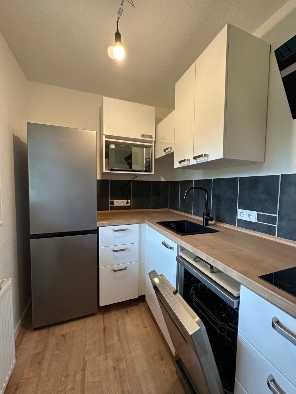 Vollmöblierte Einzimmerwohnung in Bonn-Auerberg mit Balkon – ab November zu vermieten – Pariser Straße 50, 53117 Bonn Auerberg – Vorschaubild 3