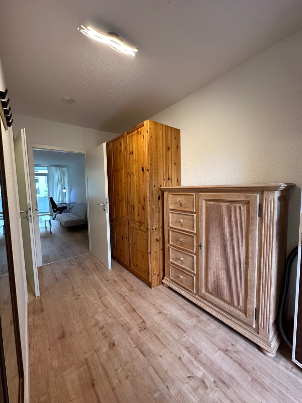 Vollmöblierte Einzimmerwohnung in Bonn-Auerberg mit Balkon – ab November zu vermieten – Pariser Straße 50, 53117 Bonn Auerberg – Vorschaubild 12
