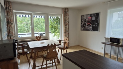 Anzeigenbild: Großes ruhiges Zimmer am Stadtrand
