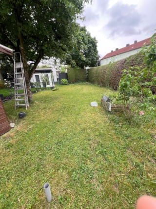 Möbliertes  WG-Zimmer in Haus mit Garten in München-Moosach