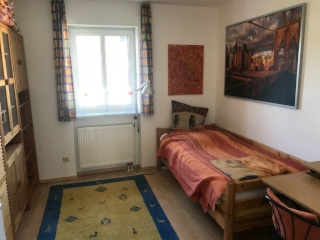 Anzeigenbild: Gemütliches möbliertes WG-Zimmer in 3er Frauen-WG in Dachau