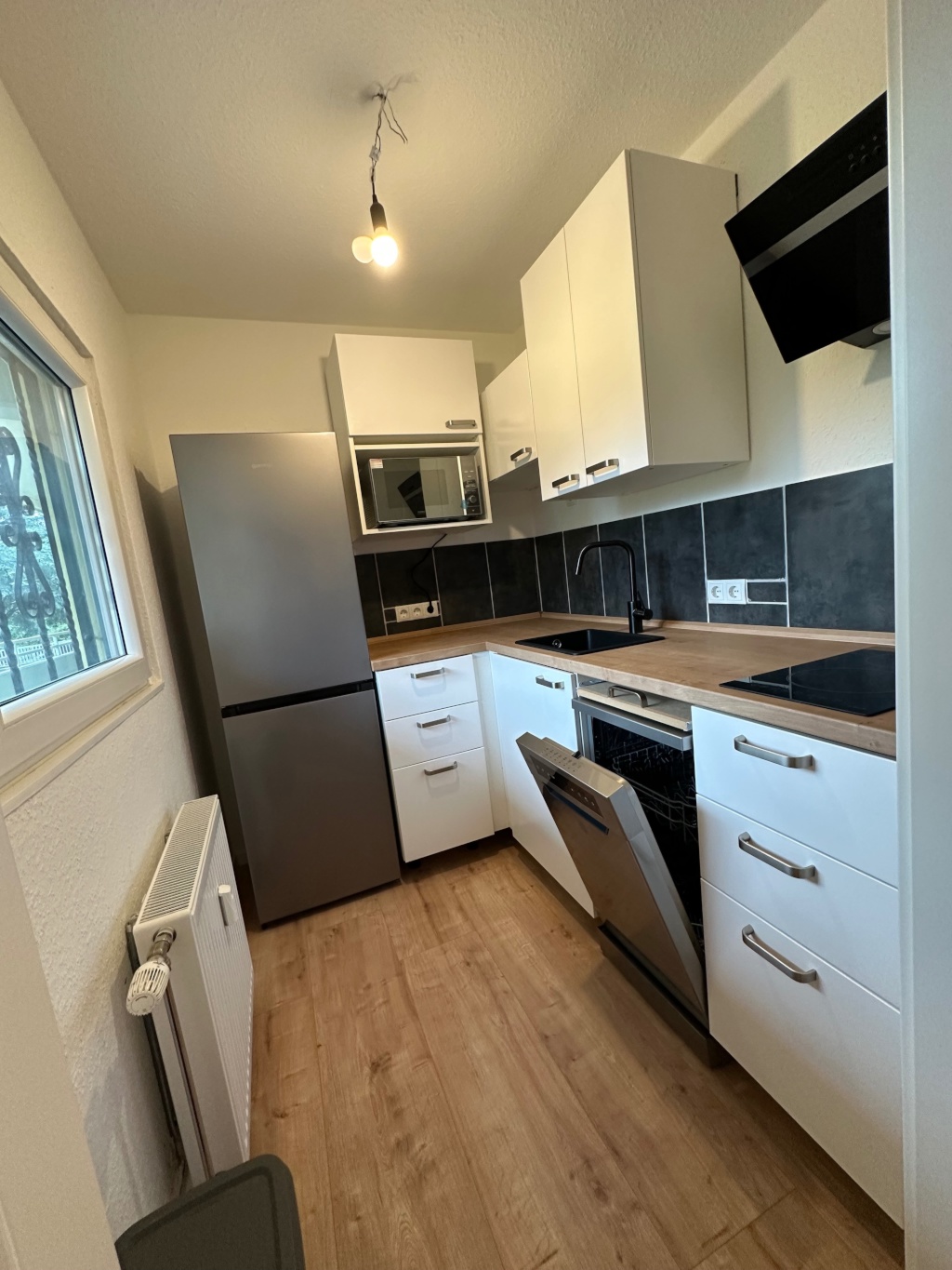 Vollmöblierte Einzimmerwohnung in Bonn-Auerberg mit Balkon – ab November zu vermieten – Pariser Straße 50, 53117 Bonn Auerberg – Vorschaubild 2