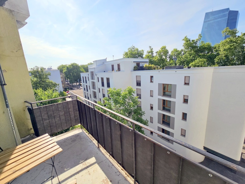 WG-Zimmer Ostend Röderbergweg  1.li 00 - Balkon Zimmer 2