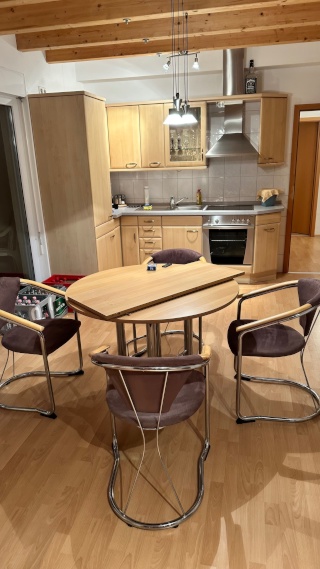 Anzeigenbild: Sehr schöne 2 Zimmer Wohnung mit Balkon