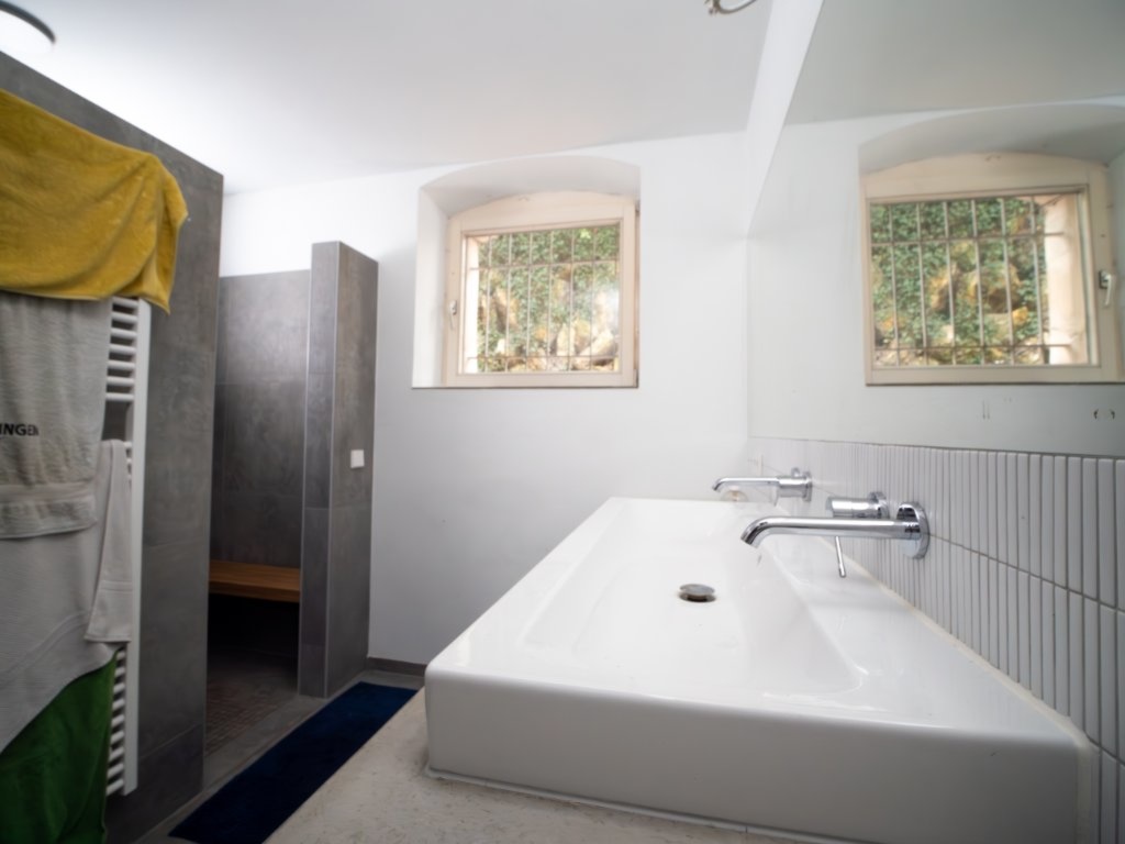WG-Zimmer Mitte Etzelstraße 7 - Neues, großes Badezimmer