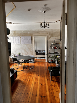 Traumhafte 3-Zimmer Altbauwohnung mit Stuck & hohen Decken - Prenzlauer Berg — photo 1