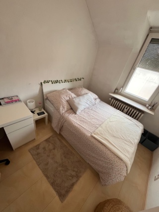 Ad image: Rooms in central 4 WG