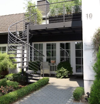 Anzeigenbild: Schicke, möblierte 3-Zi. im Landhausstil, Terrasse, PKW-Stellplatz