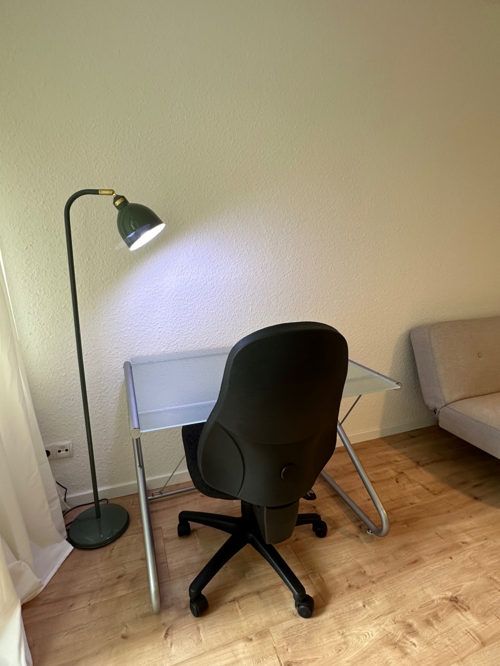 Vollmöblierte Einzimmerwohnung in Bonn-Auerberg mit Balkon – ab November zu vermieten – Pariser Straße 50, 53117 Bonn Auerberg – Vorschaubild 10
