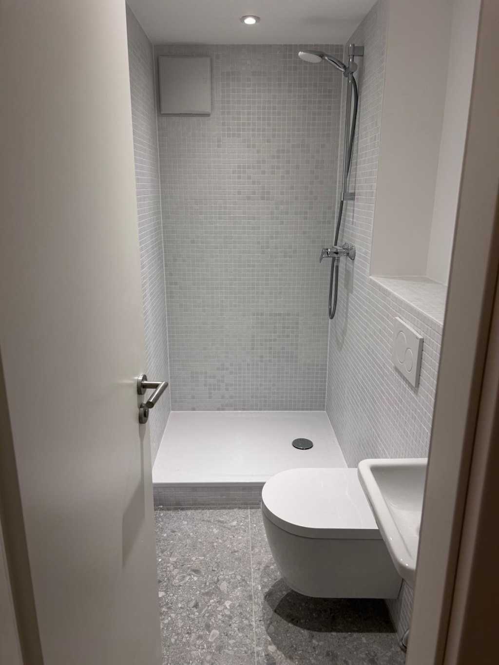 Erstbezug nach umfassender Modernisierung – Stilvolles Ensuite- Zimmer in hochwertiger Clusterwohnung – Subbelrather Straße 246, 50825 Köln Neuehrenfeld – Vorschaubild 2