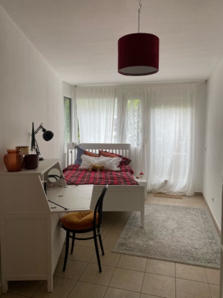 Anzeigenbild: Nachmieterin für moblierte zweier WG gesucht :)