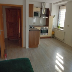 Anzeigenbild: 2 Raumwohnung (teil möbiliert)