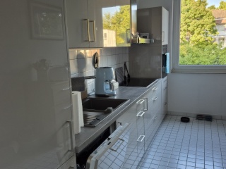 Anzeigenbild: Suche Mitmieterin für 4- Zimmer- Wohnung