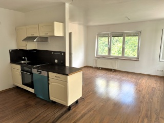 Imagen del anuncio: Casa independiente con 5 dormitorios, 2 cocinas, 2 baños y un aseo adicional para alquilar