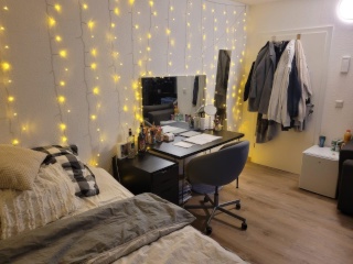 Anzeigenbild: Zimmer mit Balkon in großer Altstadt-WG (ab 01.09.)