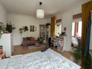 Anzeigenbild: Schönes, helles 23m2 Zimmer mit Loggia in 4er-WG, Bad-Cannstatt