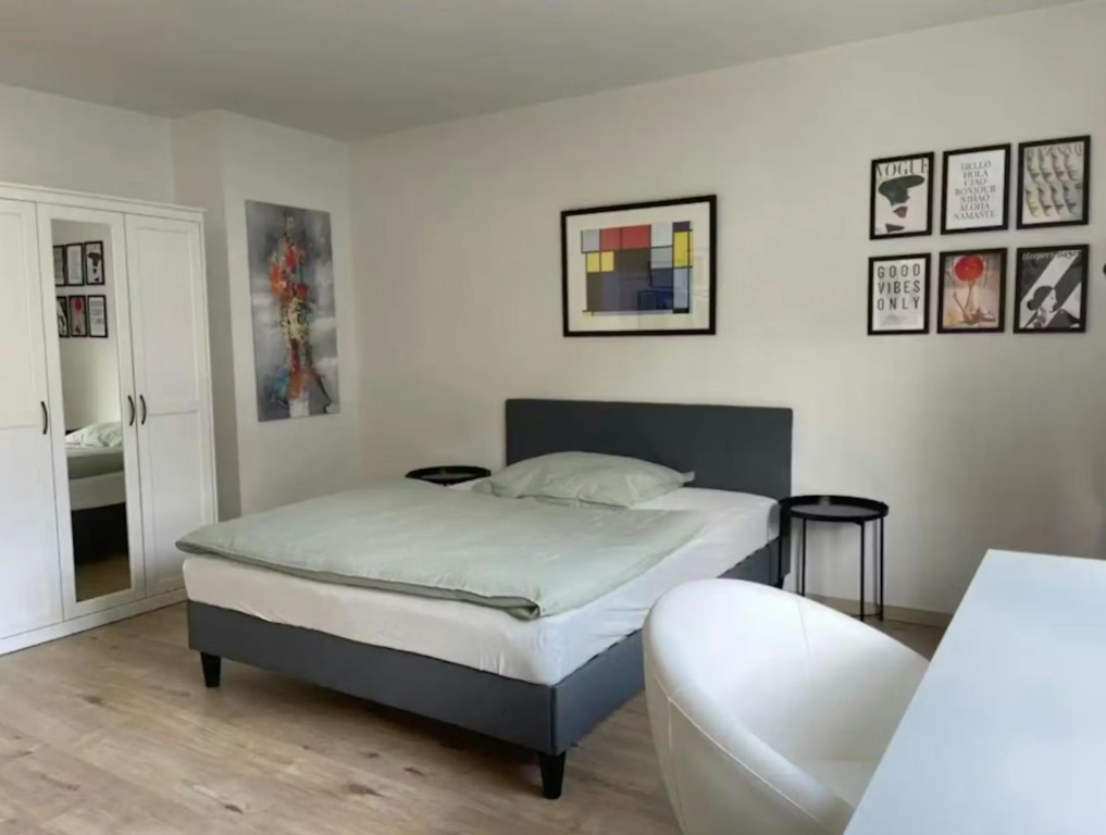 WG-Zimmer Westend-Nord Staufenstraße - Bild 2
