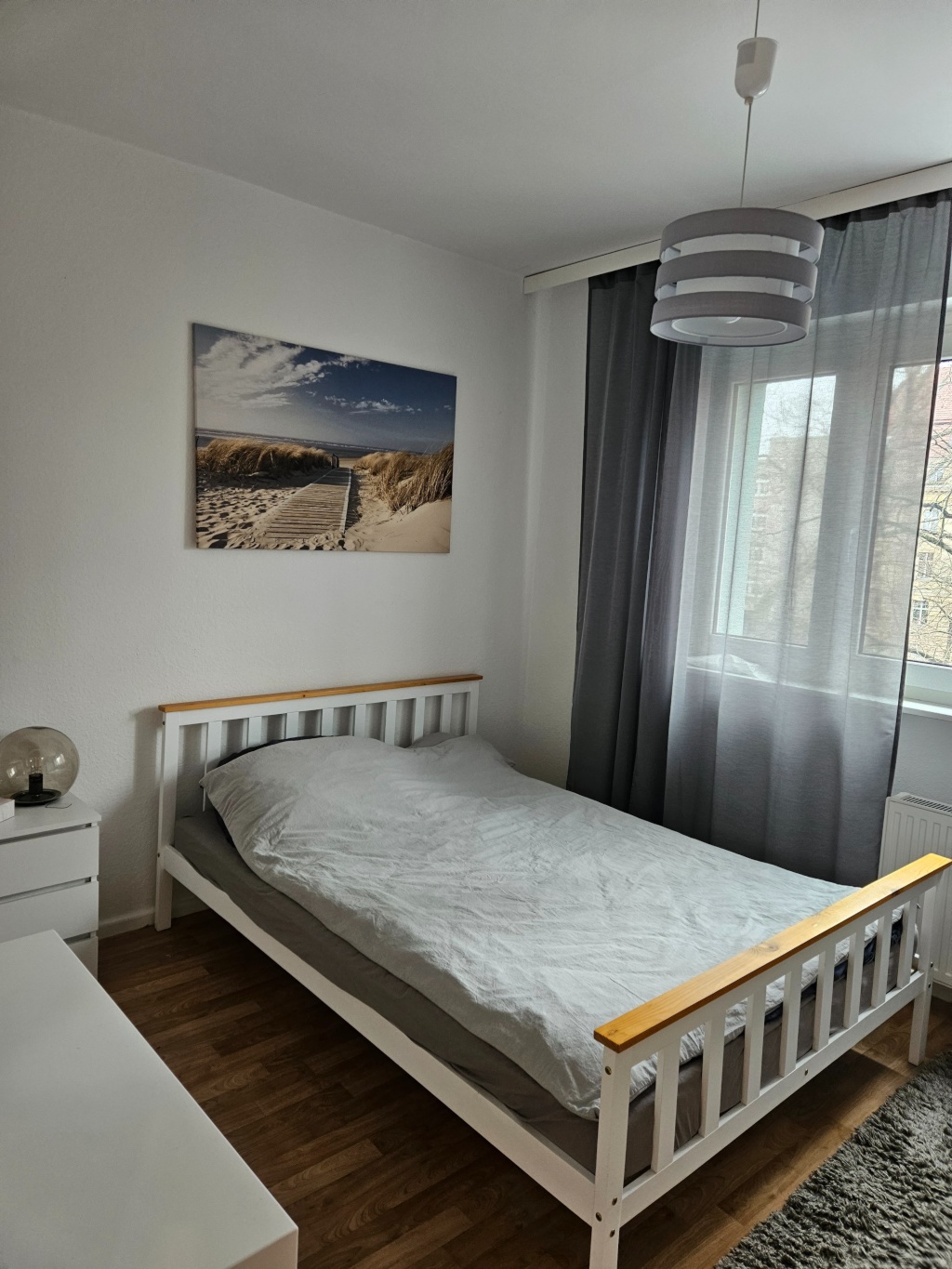 Zimmer für Mitbewohnerin in 3 Zimmer Wohnung, befristet