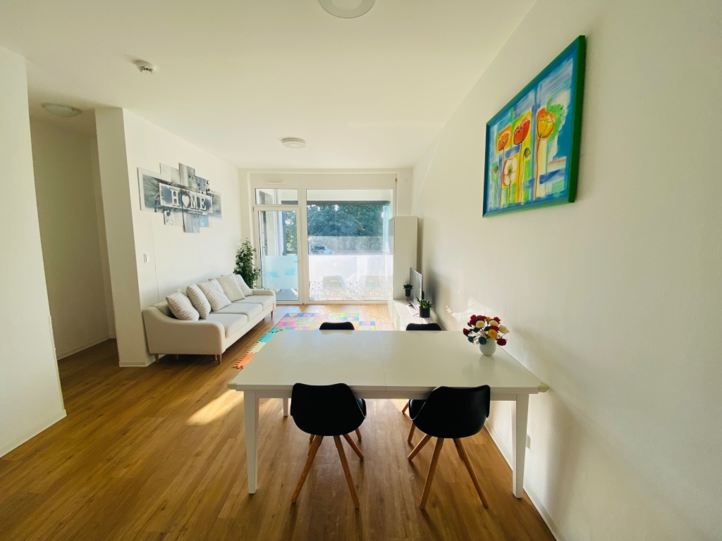 Flat Hochheim Königsberger Ring - Helle Wohn-Essbereicht