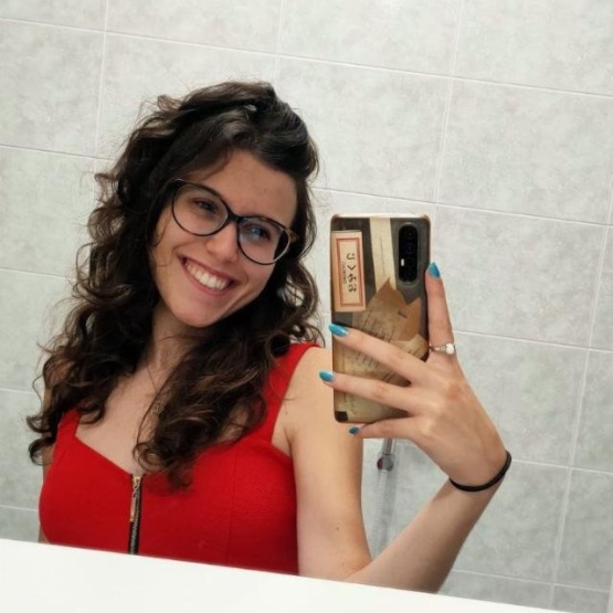 Imagen del anuncio: 26F PhD Student looking apartment