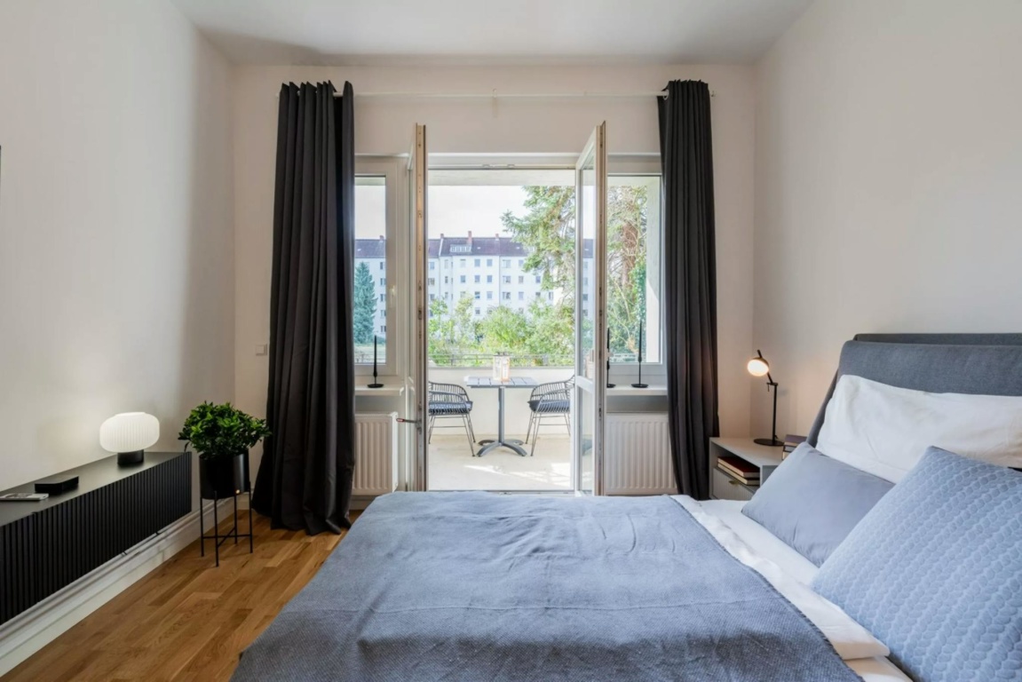 Pflügerstraße, Berlin