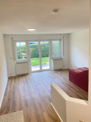 Imagen del anuncio: Hermoso apartamento de 1 habitación con terraza, plaza de aparcamiento, compartimento sótano y cocina equipada para alquilar