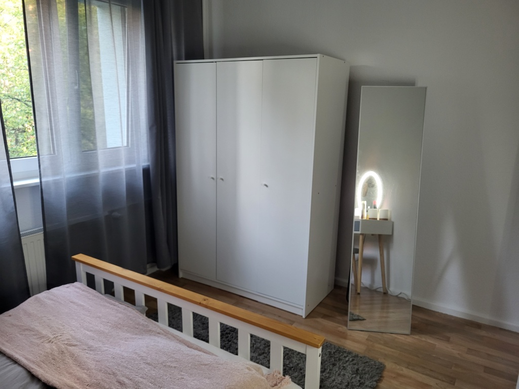 Zimmer für Mitbewohnerin in 3 Zimmer Wohnung, befristet – Foto 3