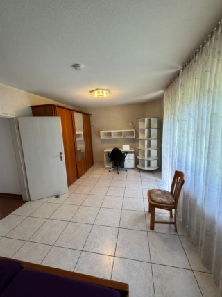 Anzeigenbild: Kleine Wohnung in Villa-WG zu vergeben – Traumhaftes Wohnen mit Gartenparadies!