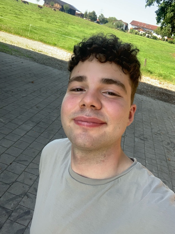Anzeigenbild: Suche nette Wg in Regensburg :)