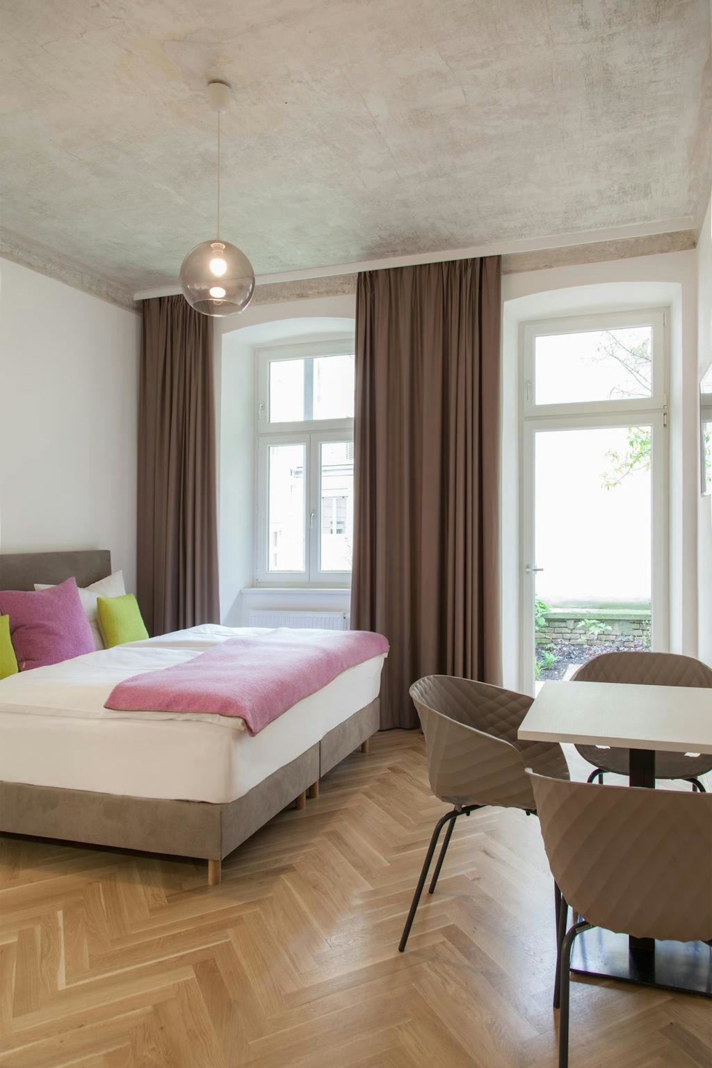 1 Room Flat Wien Koppstraße - picture 2
