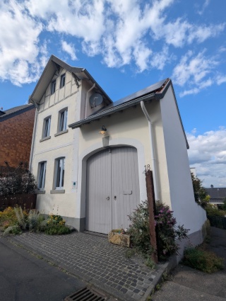 Anzeigenbild: 🌿 Wohneinheit in  3er-WG im historischen Gehöft mit Fernblick –  Bornheim Stadt