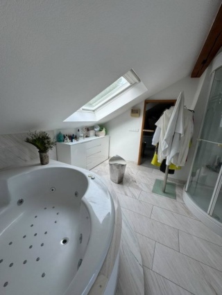 Imagen del anuncio: Alquiler Casa en Durlach con Jacuzzi y sauna (1100€ caliente, 1500€ de depósito)