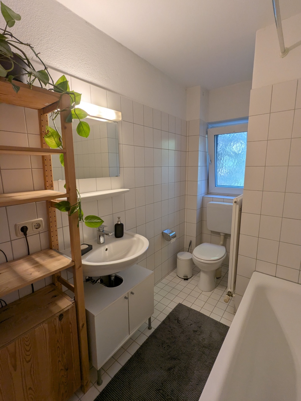 Möblierte 2 Zimmerwohnung mit Balkon zur Zwischenmiete (Maxvorstadt) – Lothstraße, 80797 München Maxvorstadt – Vorschaubild 7