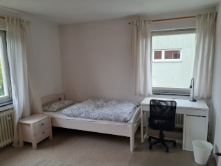 Anzeigenbild: Möbliertes Zimmer in WG, ab sofort, mit großem Garten