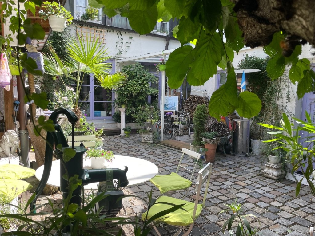 NR - Singlehaus im Denkmal - Traumhaus in idyllischem Hinterhof – 81543 München Au-Haidhausen – Bild 1 von 6