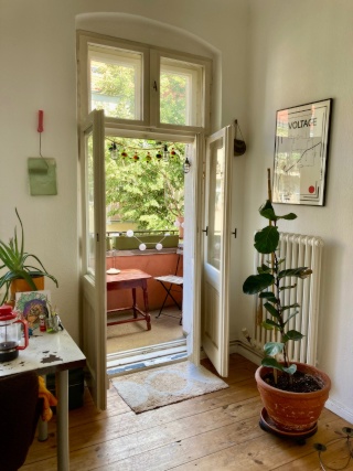 Sunny Flat in Neukölln Weserkiez – Anmeldung for 1 Person + Furnished + Balcony 🌿 — photo 1
