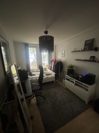 Ad image: WG room :)