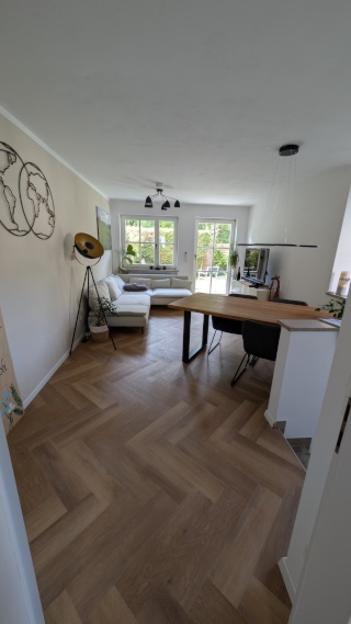 Anzeigenbild: Möblierte 80m², 3,5 Zimmer Souterrain-Wohnung mit Garten und TG-Stellplatz für 6 Monate (Nov. 2025-April 2026) zur Untermiete Nähe München Munich