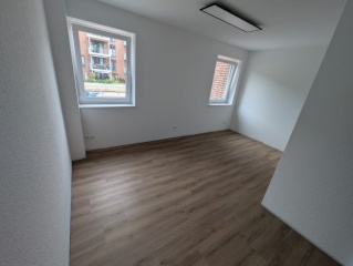 Anzeigenbild: Neubau-WG in OL zzgl. ~51m² Gemeinschaftswohnfläche + 3 Bäder