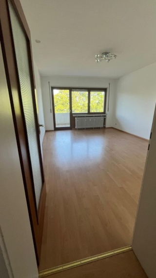 Anzeigenbild: // WG-Neugründung // Helles Zimmer mit Balkon in 2er-WG