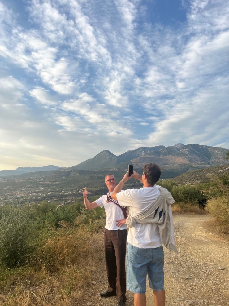 Ad image: Graphic student looking for roof over head