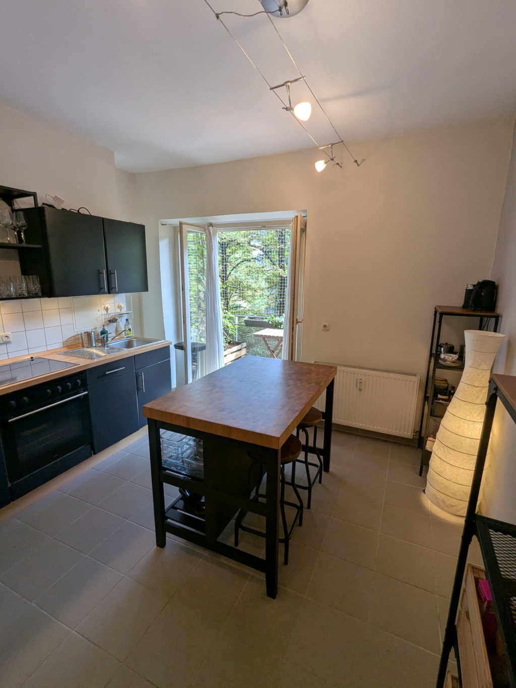 Möblierte 2 Zimmerwohnung mit Balkon zur Zwischenmiete (Maxvorstadt)