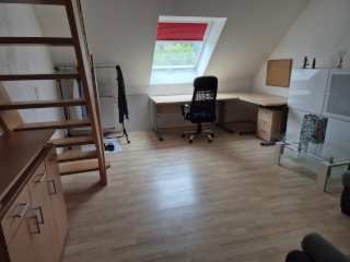 Ad image: Fully furnished room in modern, bright 2nd WG for female students