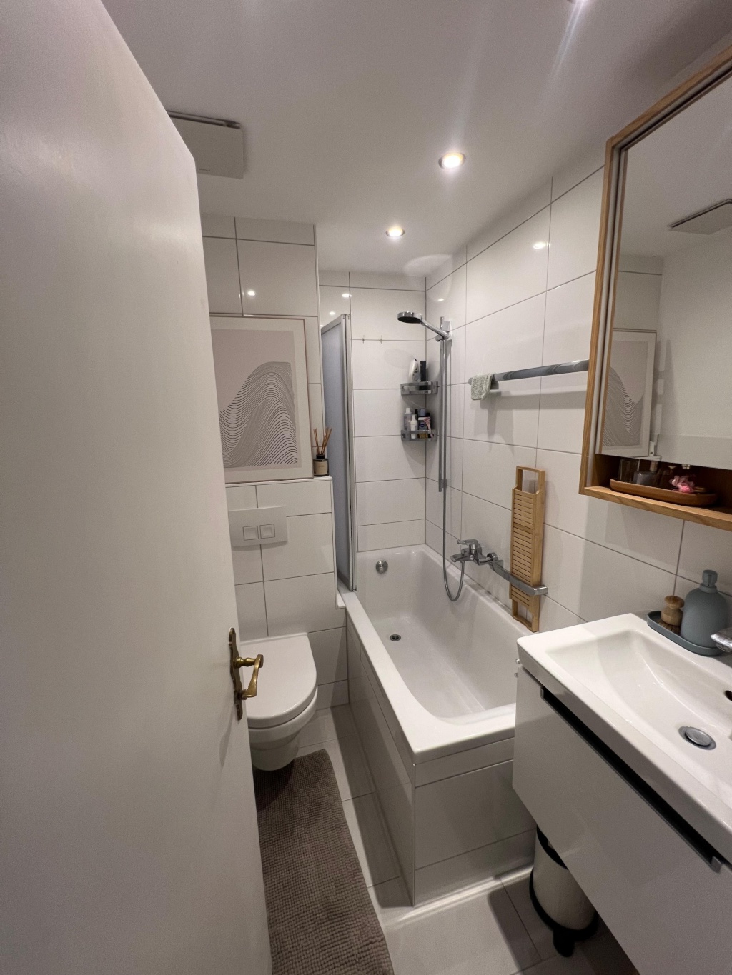 68m2 möblierte 3-Zimmer-Wohnung mit Balkon im Glockenbach – 16. Oktober bis 15. November frei, 1700€ all-in, top Lage nahe Fraunhoferstraße & Isar – Baaderstraße 73, 80469 München Glockenbach – Vorschaubild 7