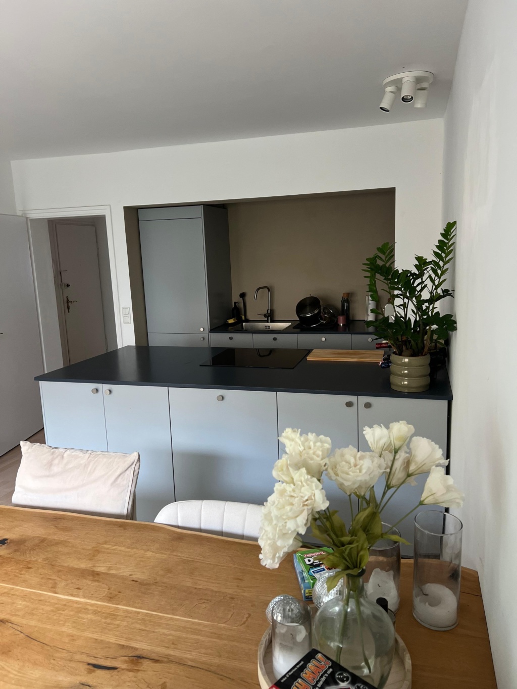 68m2 möblierte 3-Zimmer-Wohnung mit Balkon im Glockenbach – 16. Oktober bis 15. November frei, 1700€ all-in, top Lage nahe Fraunhoferstraße & Isar – Baaderstraße 73, 80469 München Glockenbach – Vorschaubild 9