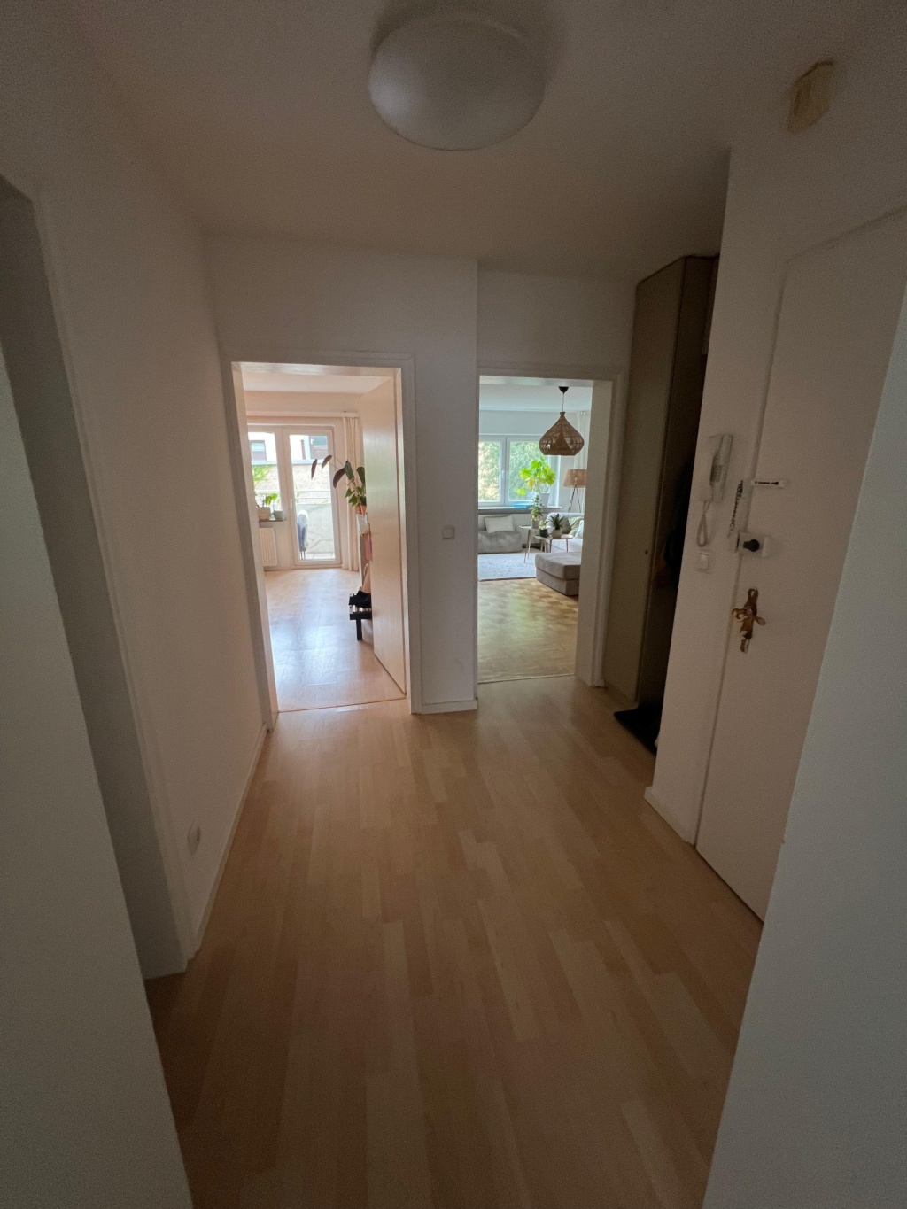 68m2 möblierte 3-Zimmer-Wohnung mit Balkon im Glockenbach – 16. Oktober bis 15. November frei, 1700€ all-in, top Lage nahe Fraunhoferstraße & Isar – Baaderstraße 73, 80469 München Glockenbach – Vorschaubild 8